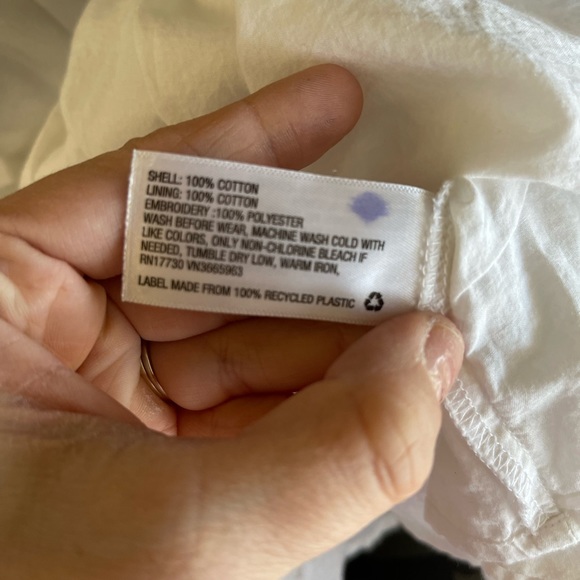 Baby Girl White Eyelet Dress ⭐️ - Picture 4 of 6